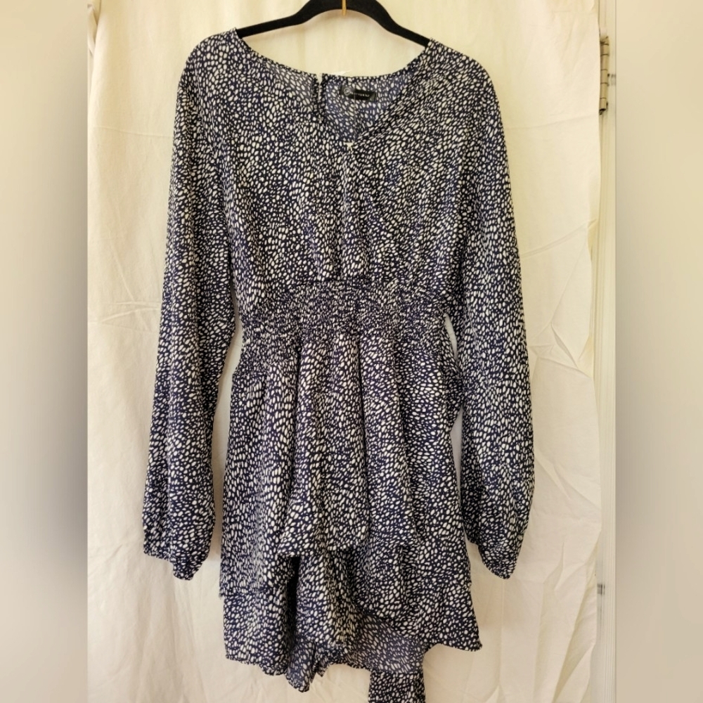 NWT Women's Blue And Beige Print V-Neck Double Layer Dress/ Romper with Tie.